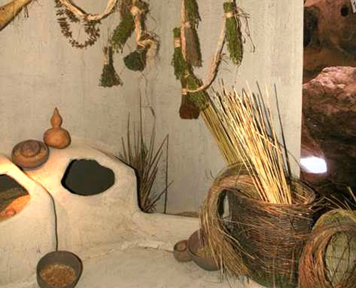 Çatalhöyük’te günlük kullanım eşyalarını gösteren sergi tasarım çalışması